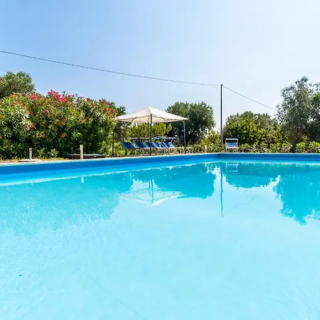 Trulli Acquario Gemelli Complex Holiday home